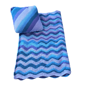Wavy Blanket With A Matching Pillow